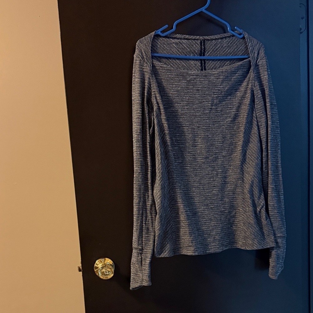 Lululemon black/grey women's Long Sleeve Top